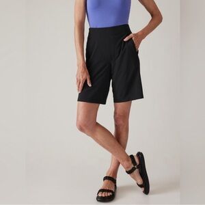 Athleta Brooklyn Bermuda Short in Black size 2